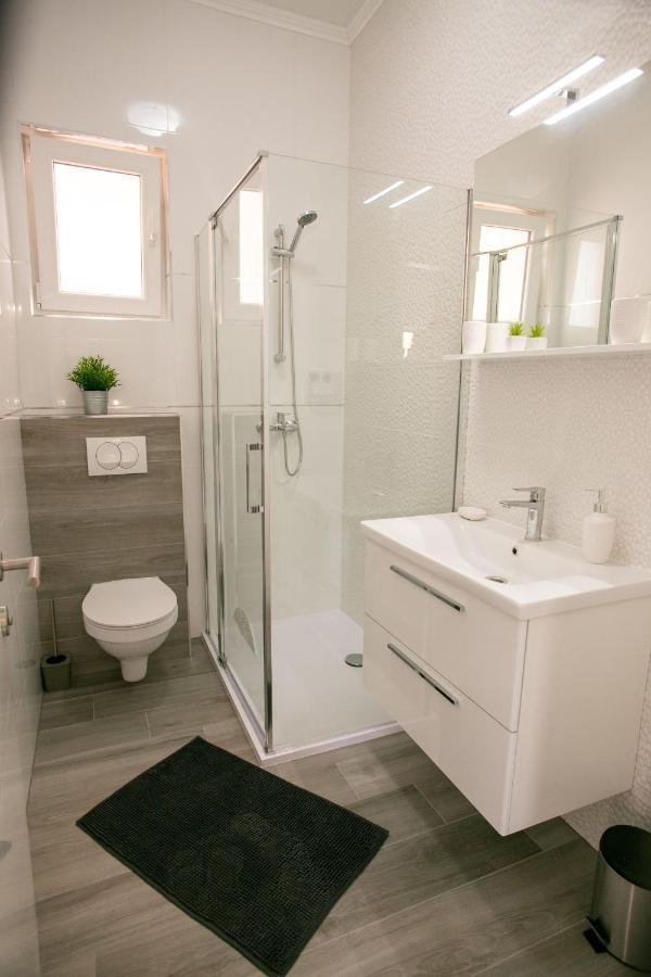 Apartments Sun Dance With Heated Pool Novalja Zewnętrze zdjęcie
