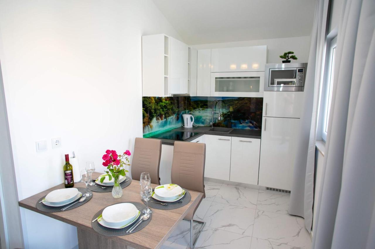 Apartments Sun Dance With Heated Pool Novalja Zewnętrze zdjęcie